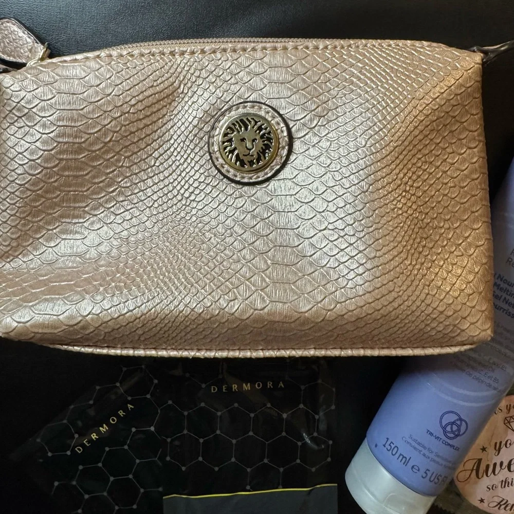 Gold Anne Klein Cosmetic Bag with Skincare  Bundle 4 pcs., NEW